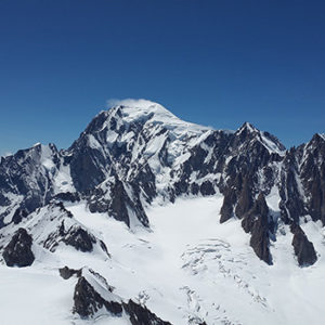 Amoureux de la nature ou non, les sommets enneigés du Mont Blanc valent le détour